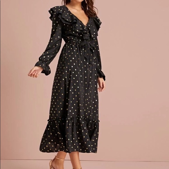 Black and gold pretty dress - Picture 3 of 9